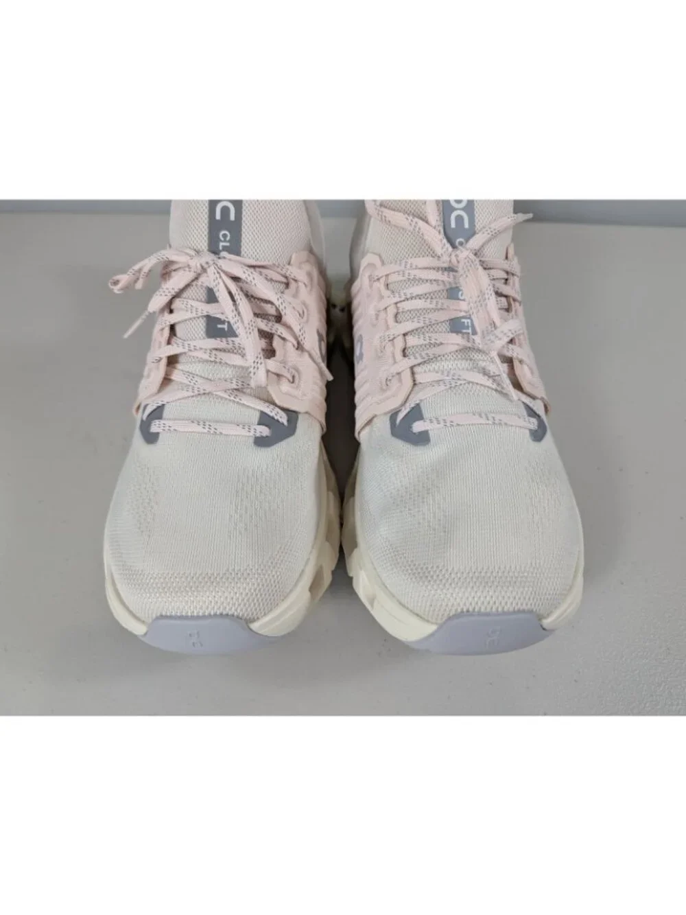 On Cloud swift shoes in ivory/pink color sneakers women's size 11